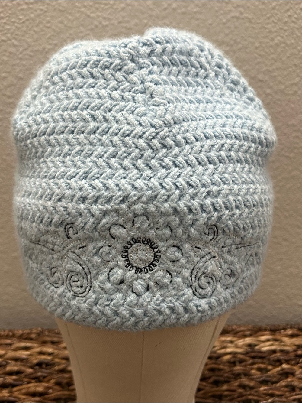 Vintage Blue Columbia Women’s Knitted Beanie Hat One Size Flower Circular Design